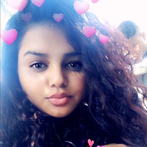 Meet your Posher, Iris